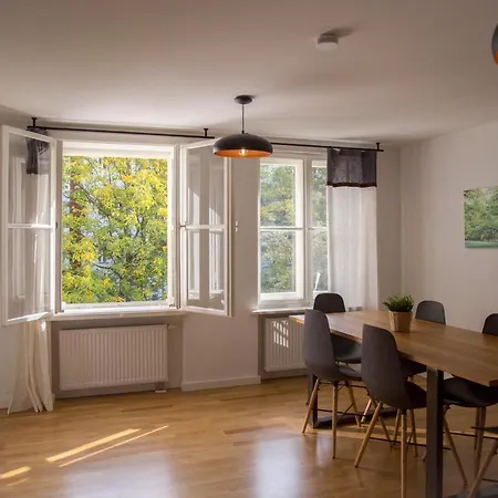 Madflats S-bahn Friedenau Apartment