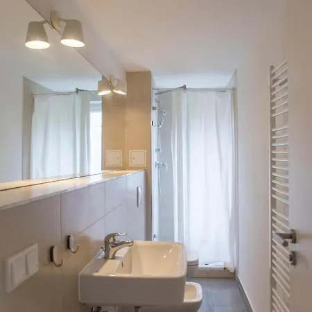 Madflats S-bahn Friedenau Apartment