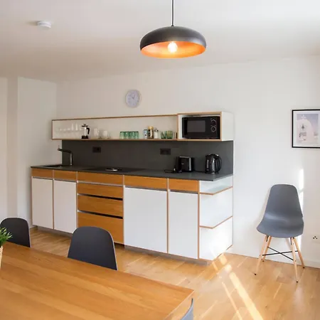 Madflats S-bahn Friedenau Apartment